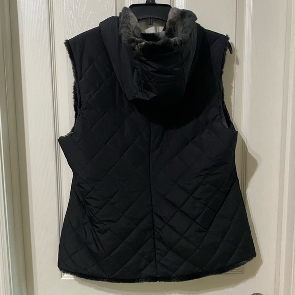 Kristen Blake Womens Size L Reversible Faux Fur Quilted Winter Vest in Black - Picture 4 of 8